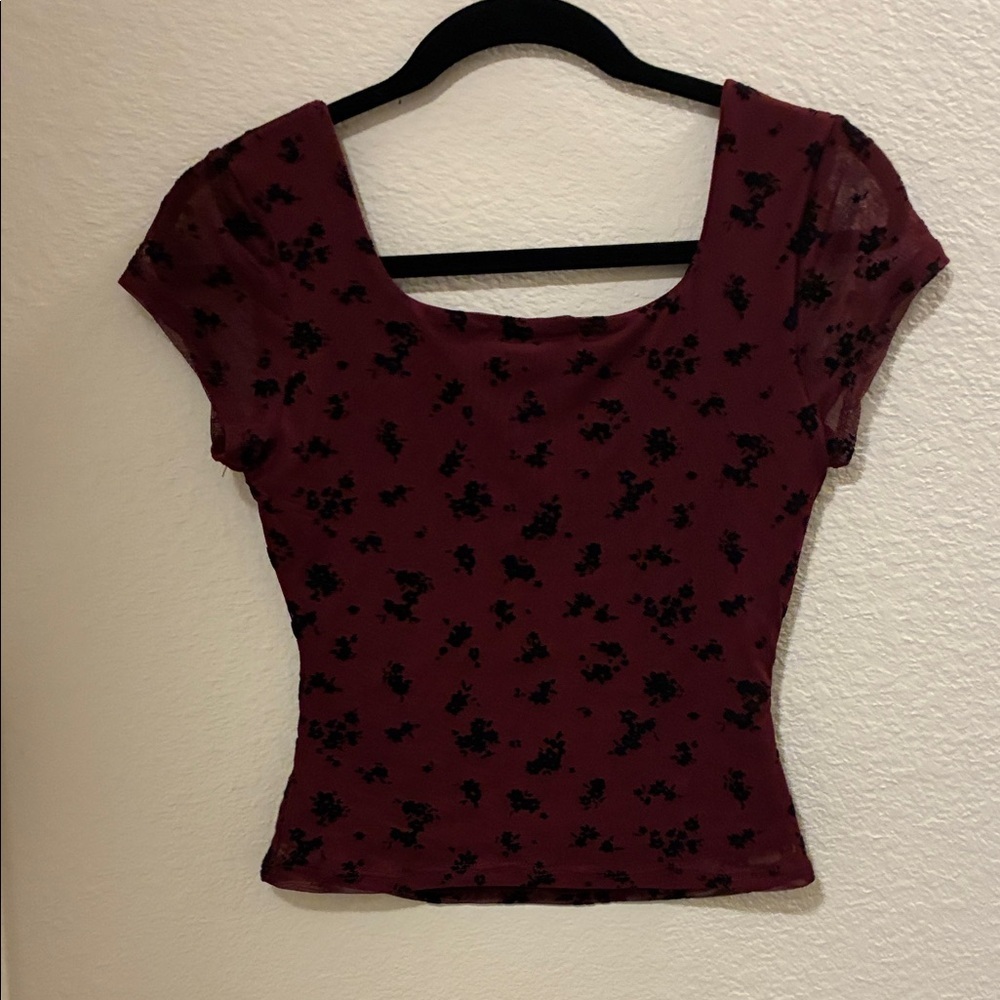 Elegant Burgundy Floral V-Neck Blouse - Picture 4 of 4